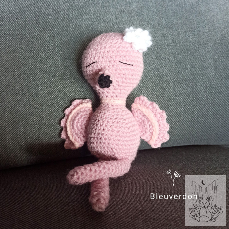 Amigurumi flamant rose  , Peluche flamant rose au crochet