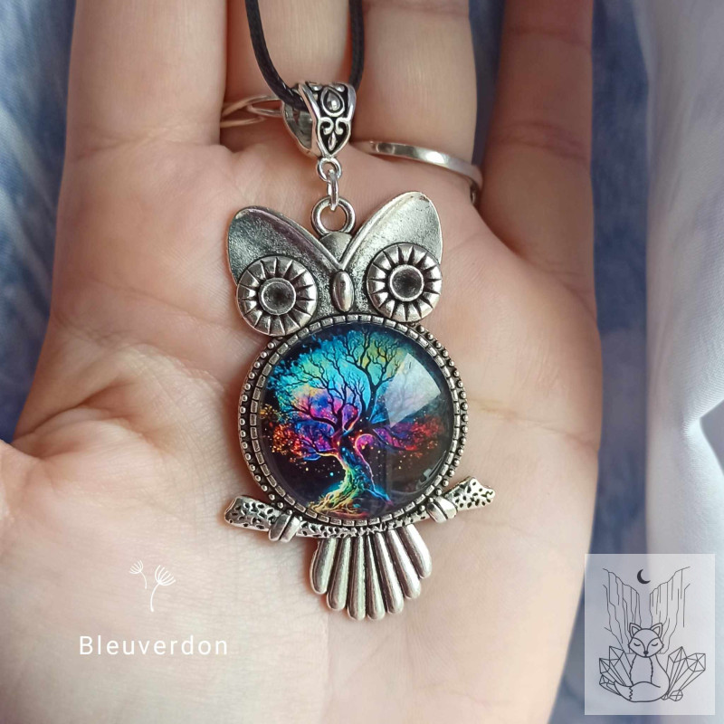 Collier fantaisie chouette et cabochon arbre de vie