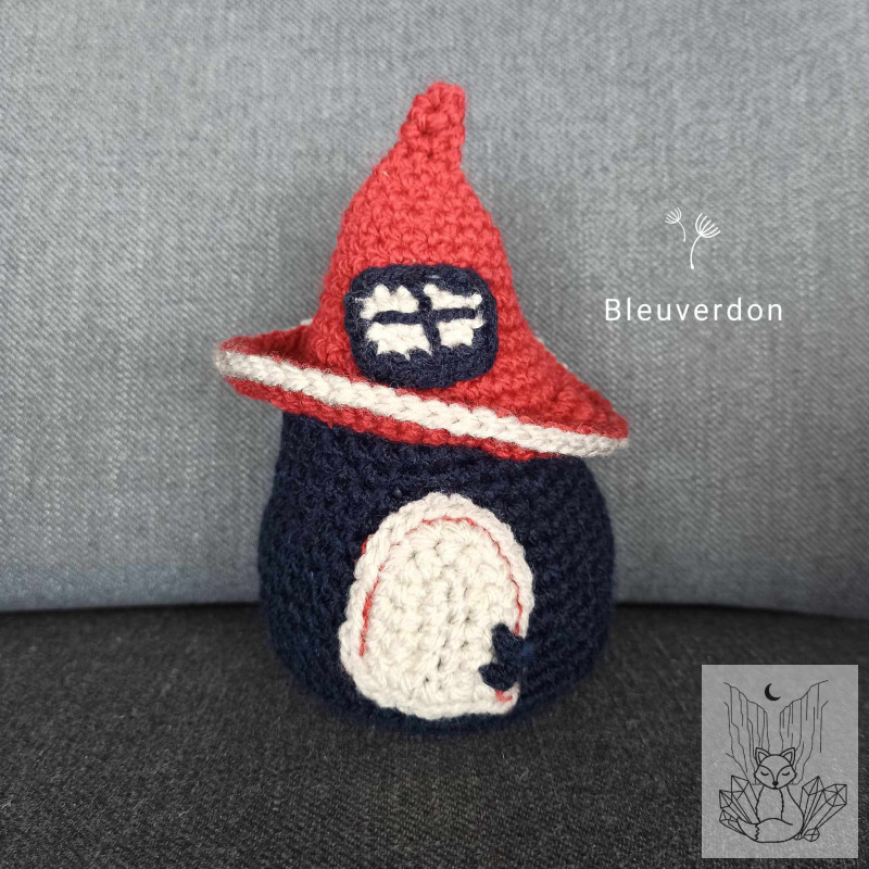 Peluche maison champignon fait main au crochet. Amigurumi automne