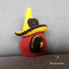 Peluche petite maison champignon fait main au crochet. Amigurumi automne