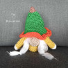 Peluche gnome citrouille fait main au crochet. Amigurumi automne