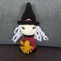 Peluche sorcière fait main...