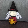 Peluche sorcière fait main au crochet. Amigurumi sorcière