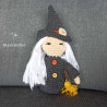 Peluche sorcière fait main au crochet. Amigurumi sorcière