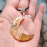 Collier résine et bois lune papillon et étoiles