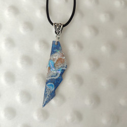 Collier résine et bois...