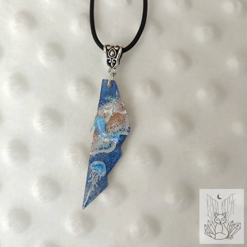 Collier résine et bois collection Océan. Pièce unique