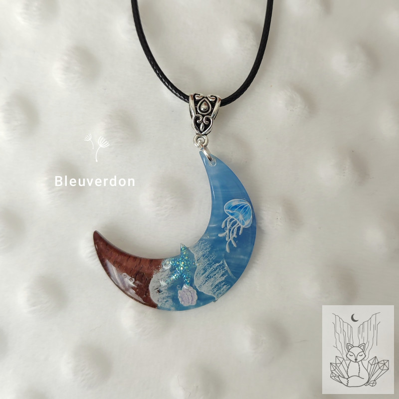 Collier résine et bois collection Océan. Pièce unique