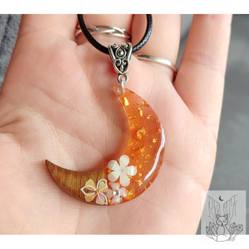 Collier résine et bois collection fleurie. Pièce unique
