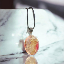 Collier résine feuille d'or.Pièce unique