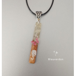 Collier en résine papillon...
