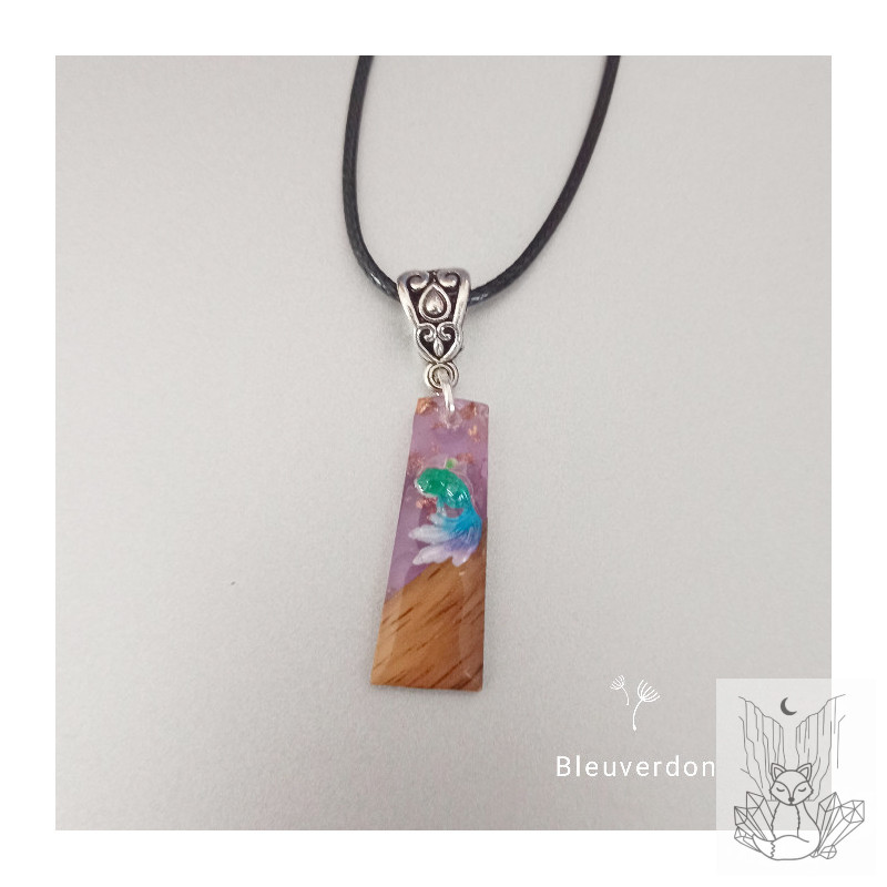 Collier en résine carpe koi