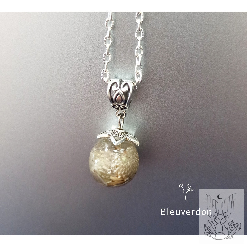 Collier en résine fleur de chardon