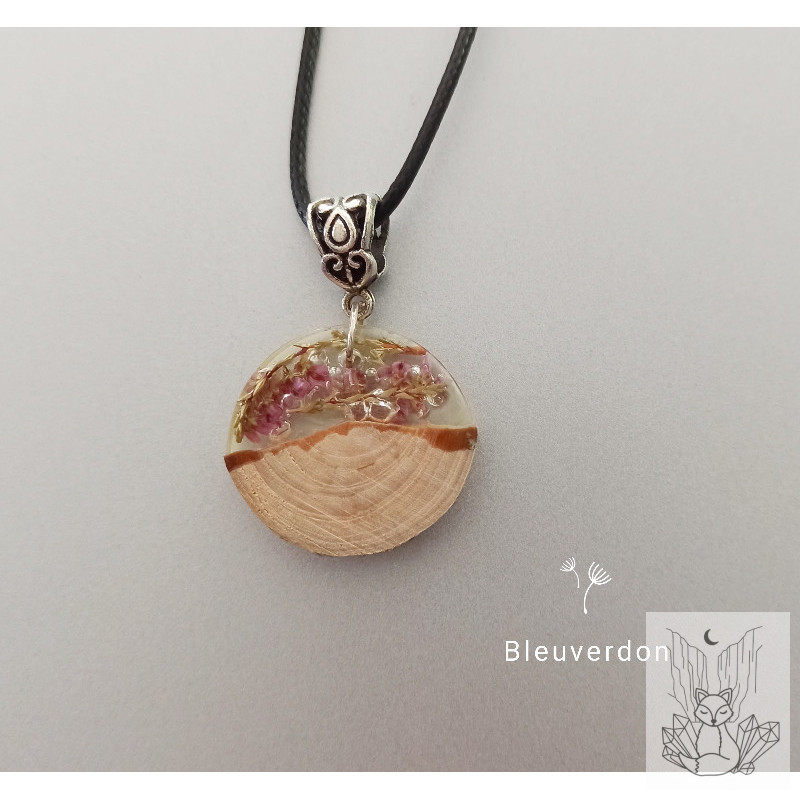 Collier en résine bruyère et bois