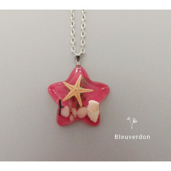 Collier en résine étoile de...