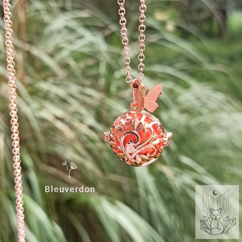 Bola de grossesse or rose - arbre de vie et papillon