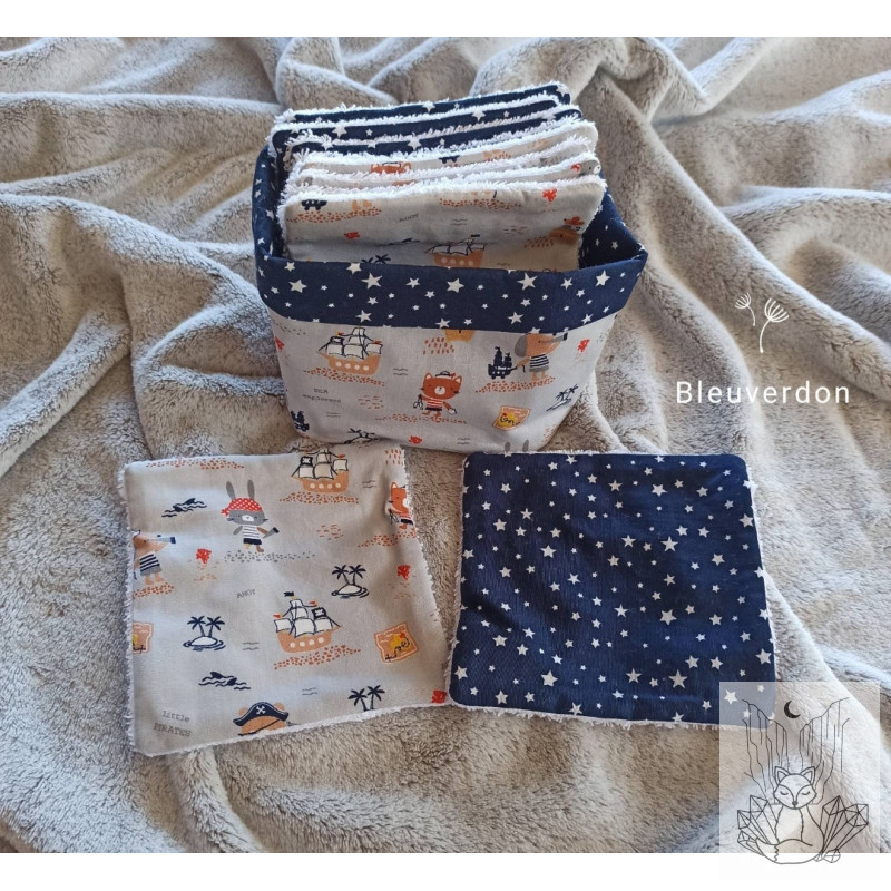 10 grandes lingettes démaquillantes + panier