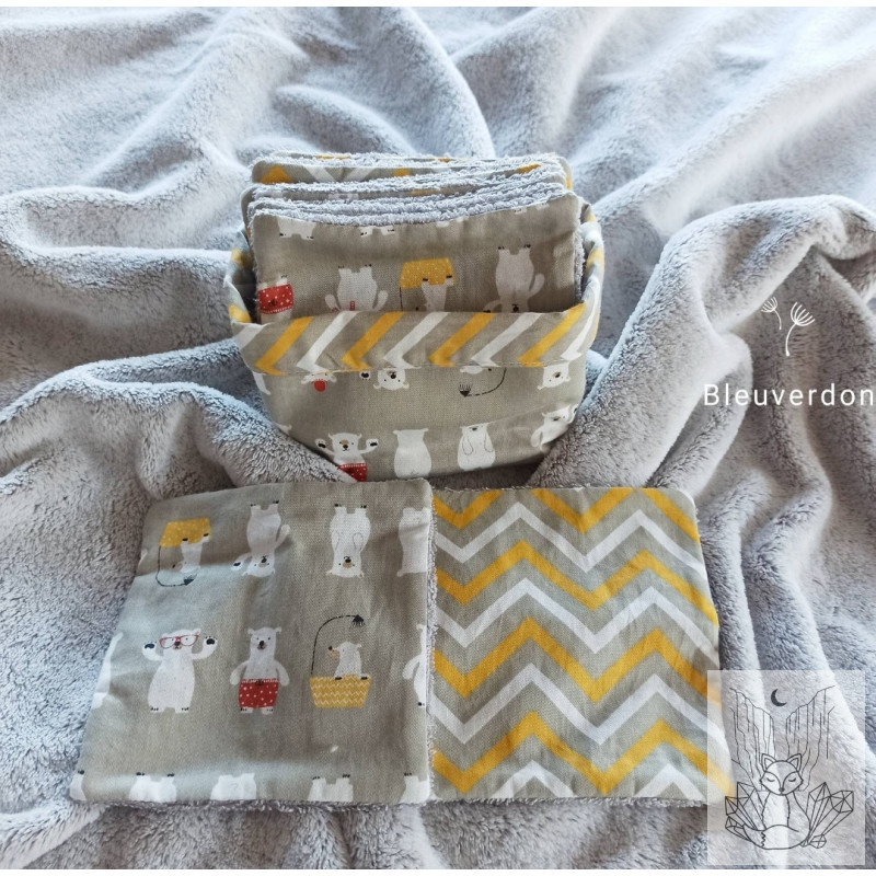 10 grandes lingettes démaquillantes + panier