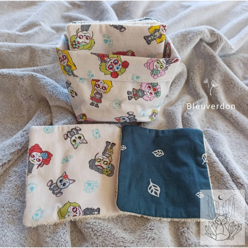 10 grandes lingettes démaquillantes + panier