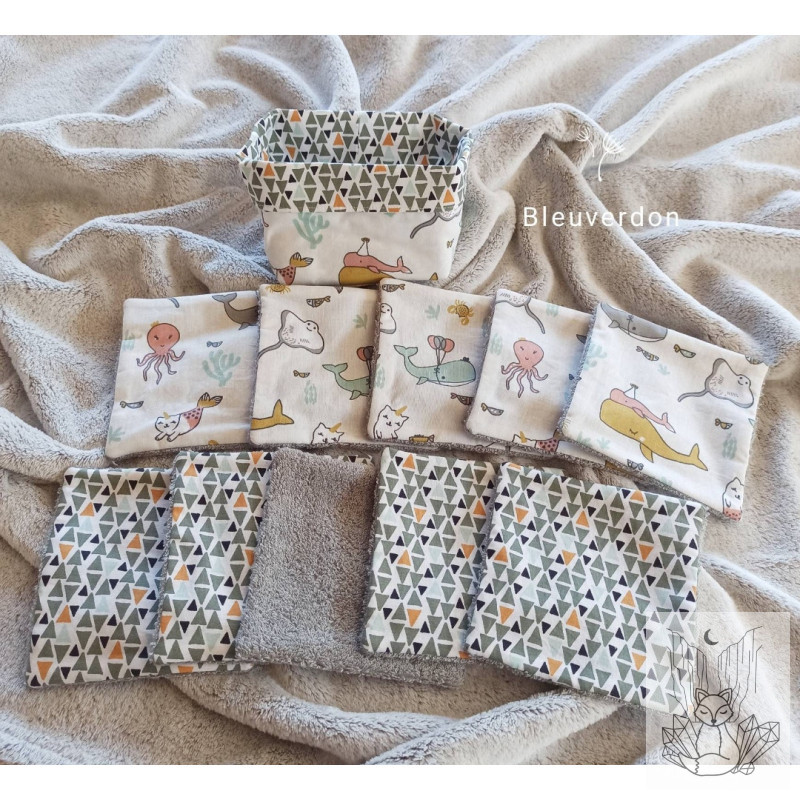 10 grandes lingettes démaquillantes + panier