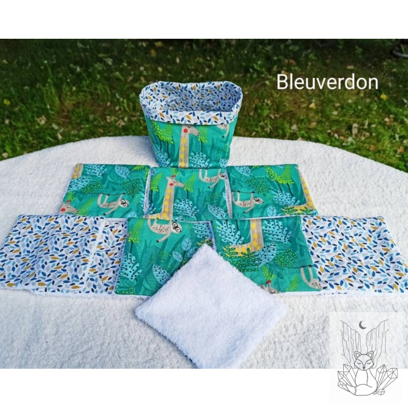 10 grandes lingettes démaquillantes + panier