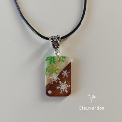 Collier résine et bois...